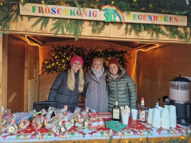 Grossansicht in neuem Fenster: Regenbogen_Weihnachtsmarkt 2025_1 Grossansicht in neuem Fenster: Regenbogen_Weihnachtsmarkt 2025_1